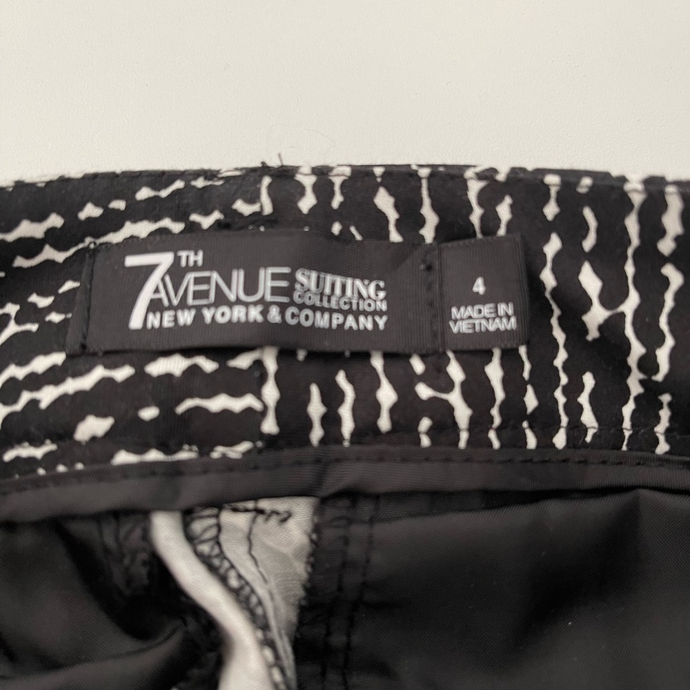 New York & Co cropped pants. - Picture 3 of 3